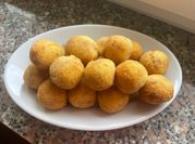 Una foto di polpette mortadella