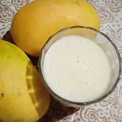 A picture of Extra creamy, yummy mango 🥭 shake.