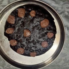 A picture of Walnut Brownie cake.
