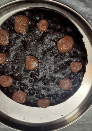 A picture of Walnut Brownie cake.