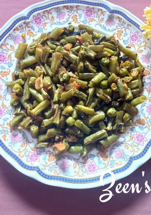 A picture of Green Peas and Beans Sabzi.
