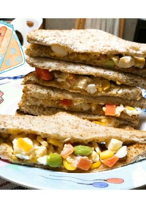 รูปของ 🥙แซนวิชคอนโดสลัดผัก3สีอกไก่และไข่ต้ม (Condo Sandwich)