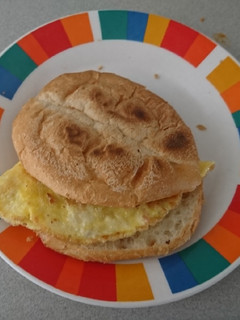 Una foto de Omelets con Pan Tostados (con pan de Ayer) 🍳