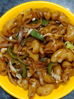 મેક્રોની પાસ્તા (Macaroni Pasta Recipe In Gujarati) રેસીપી મુખ્ય ફોટો