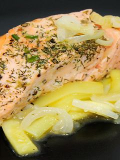 Una foto de Salmón al microondas en 5 minutos rápido y saludable!