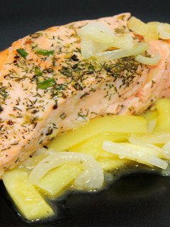 Una foto de Salmón al microondas en 5 minutos rápido y saludable!