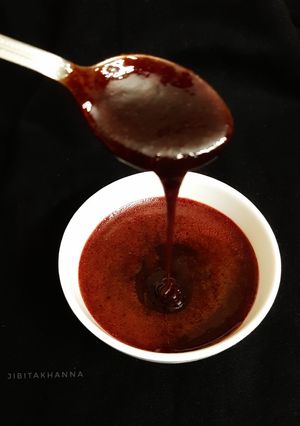 A picture of Pomegranate molasses.