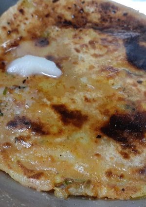 आलू का पराठा (aloo ka paratha recipe in Hindi) रेसिपी मुख्य फोटो