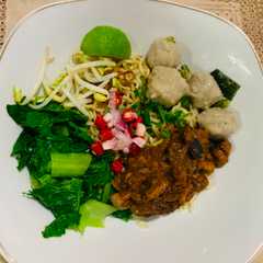A picture of Mie Ayam Bakso Enak Ala abang-abang.