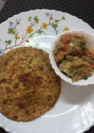 A picture of Sattu paratha.