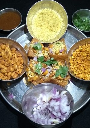 રસ પાંઉ [ Ras Pav Recipe in Gujarati] રેસીપી મુખ્ય ફોટો