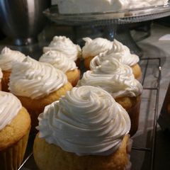 A picture of Sunshine's lemon butter frosting.