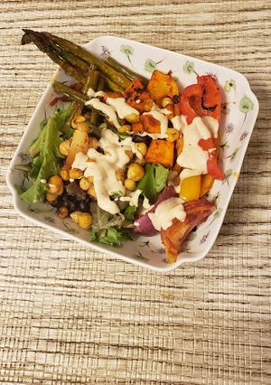 Harissa Roasted Veggie Bowl - હરિસા રોસ્ટ વેજિ બાઉલ રેસીપી મુખ્ય ફોટો