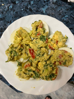 Una foto de Huevos rellenos de guacamole