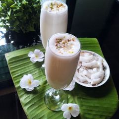 Coconut milk shake A picture of Coconut milk shake.