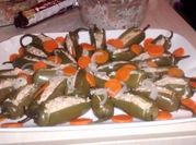Una foto de chiles rellenos de atun