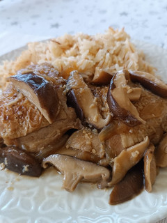 Una foto de Pollo con shiitake