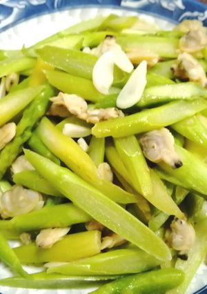 蒜炒蘆筍文蛤 的食譜成品照片