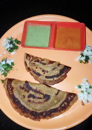 बेसन का गुड वाला चीला (Besan ka guad wala chila recipe in hindi) रेसिपी मुख्य फोटो