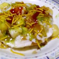 A picture of Gappa chana bondi chaat.