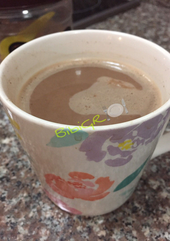 Una foto de Chocolate caliente con proteína ☕️💪🏼/ low carb