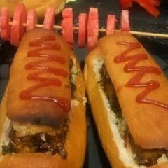 Tandori Soya chaap hot dog A picture of Tandori Soya chaap hot dog.