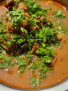 மட்டன் எலும்பு குழம்பு(Mutton elumbu kulambu recipe in tamil) செய்முறை முக்கிய புகைப்படம்