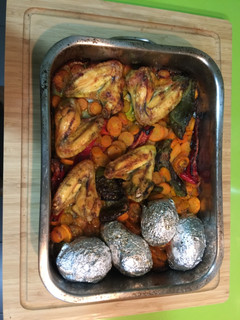 Una foto de Asado al horno con papas arrugadas