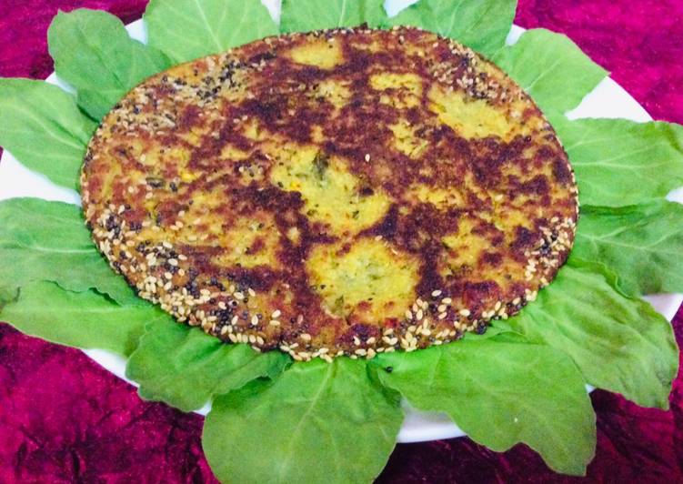 Vegetables spicy cake (Handvo)