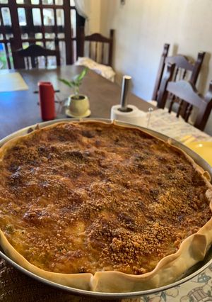 Una foto de Tarta de atún y choclo cremoso fácil