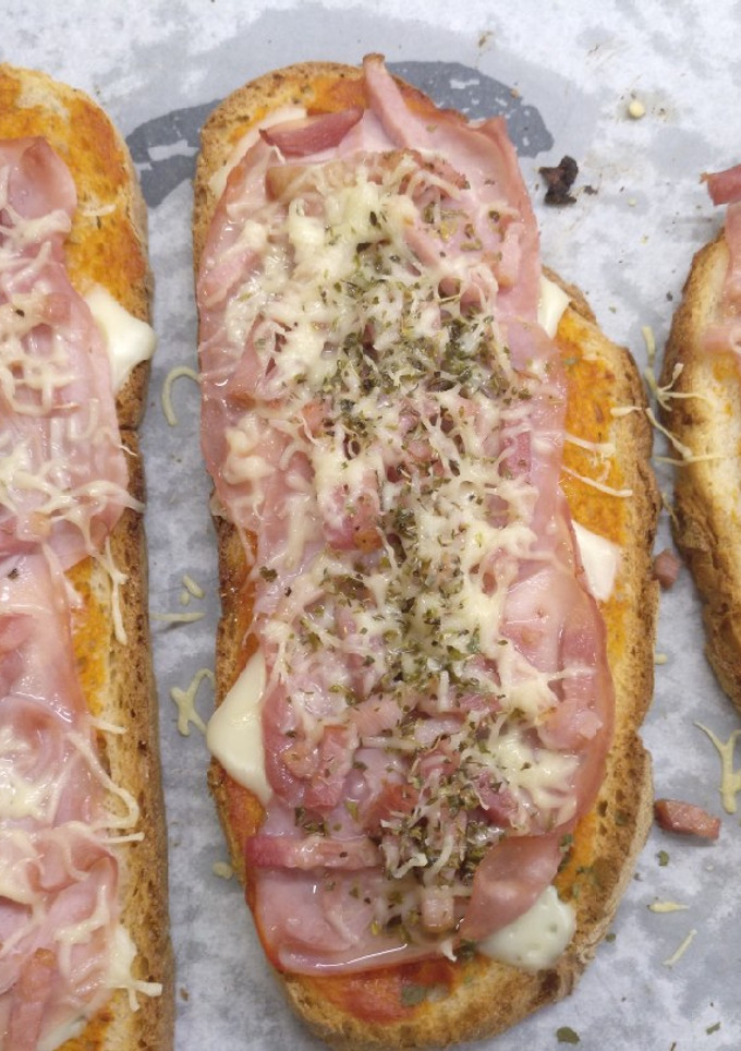 Una foto de Pizza catalana