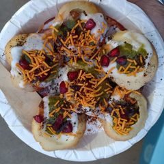A picture of Dahi Golgappe Chaat.