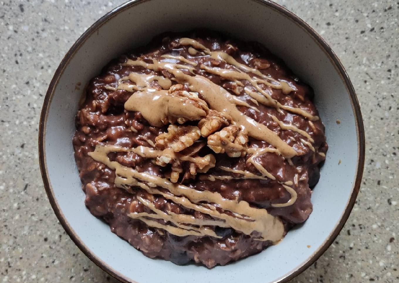 Chocolatey Banana, Blueberry and Cocoa Porridge