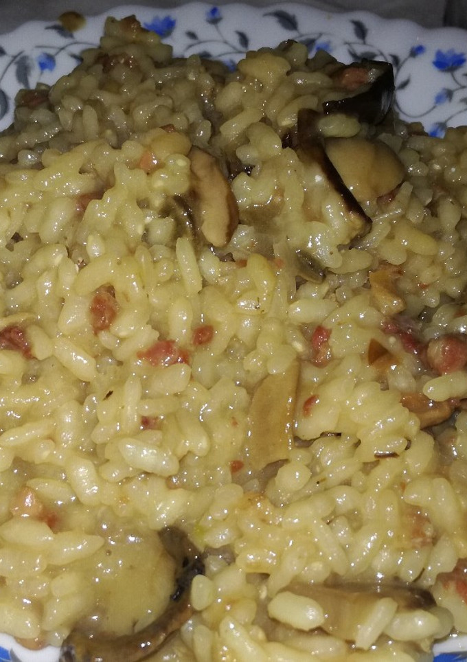 Una foto de Risotto de jamón y boletus