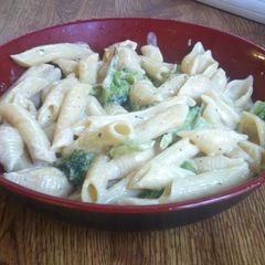 Easy simple fast Alfredo recipe A picture of Easy simple fast Alfredo recipe.