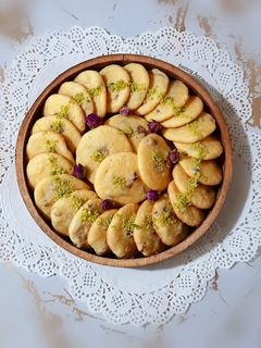 عکسی از دستور شیرینی کشمشی نارگیلی