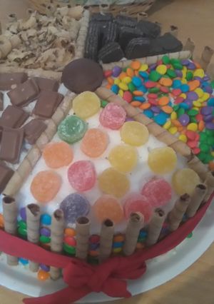 Una foto de Pastel Candy 😋 (como decorar)
