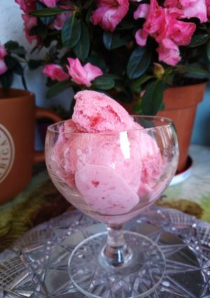 Foto di Gelato di kefir alle fragole