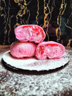 Foto resep Mochi Strawberry Ice Cream