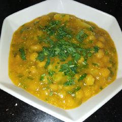 A picture of Sindhi style chickpeas.
