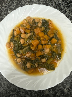 Una foto de 515. Guiso de garbanzos, espinacas y calabaza (principal verduras)