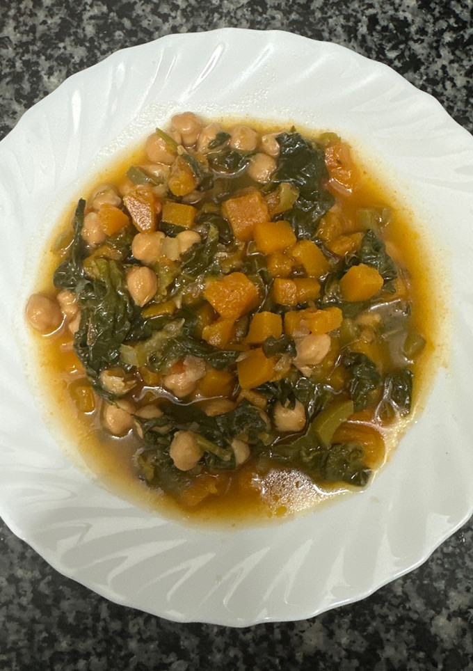 Una foto de 515. Guiso de garbanzos, espinacas y calabaza (principal verduras)