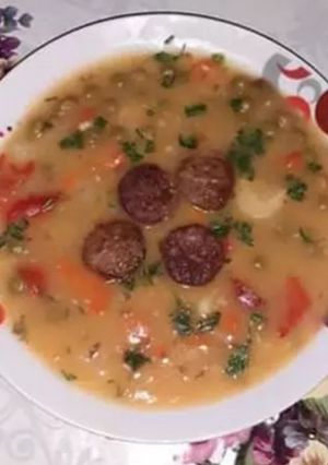 O poză a rețetei Tocăniță de mazăre verde cu carnăcior și cu legume 2021.