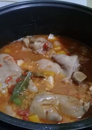 Una foto de Patitas de cerdo en salsa de cerveza al chipotle (MultiOllaSinbo)