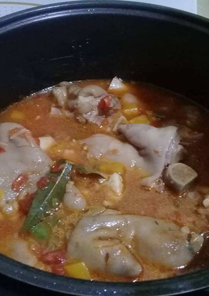Una foto de Patitas de cerdo en salsa de cerveza al chipotle (MultiOllaSinbo)