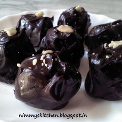 A picture of Coconut Chocolate Balls.