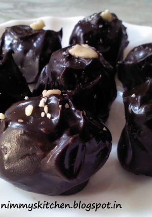 A picture of Coconut Chocolate Balls.