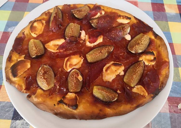 Pizza de higos con jamón