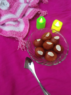 ગુલાબ જાંબુ (Gulab Jamun Recipe In Gujarati) રેસીપી મુખ્ય ફોટો