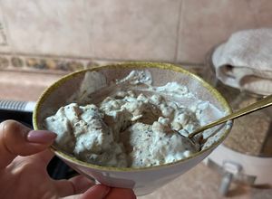 Una foto de Avena en hojuela con plátano y crema de almendras